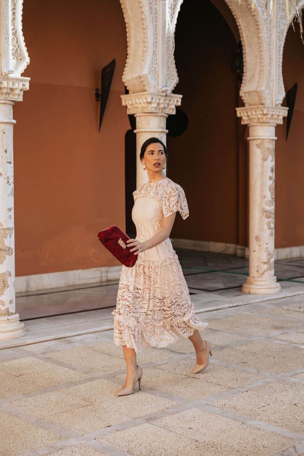 Outfit para boda: guía para vestir elegante sin parecer disfrazada